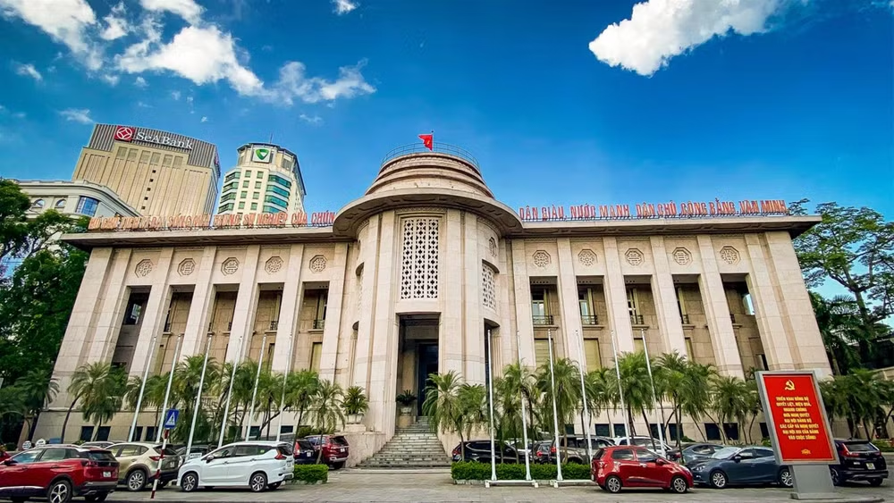 NHNN cho t&iacute;nh lại LDR, nh&oacute;m quốc doanh hưởng lợi lớn. (Ảnh: Vietnam+)