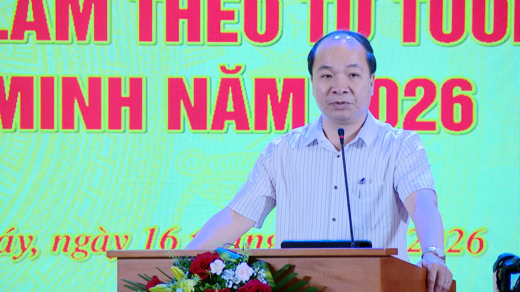 &Ocirc;ng Nguyễn Ho&agrave;ng Qu&yacute;, B&iacute; thư Đảng ủy, Chủ tịch HĐND phường B&atilde;i Ch&aacute;y ph&aacute;t biểu giao nhiệm vụ tại hội nghị