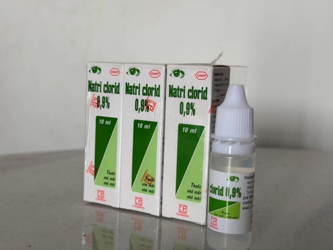 Thuốc nhỏ mắt không đạt độ trong có thể gây tổn thương giác mạc, ảnh hưởng thị lực