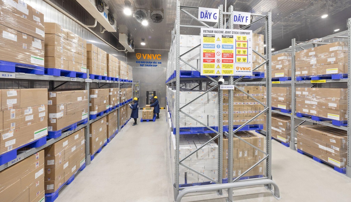 Hệ thống kho lạnh bảo quản vắc xin đạt chuẩn quốc tế GSP do VNVC trao tặng Đặc khu C&ocirc;n Đảo được vận h&agrave;nh theo m&ocirc; h&igrave;nh đang &aacute;p dụng tại hơn 260 trung t&acirc;m ti&ecirc;m chủng VNVC tr&ecirc;n to&agrave;n quốc. Ảnh: Minh Trung