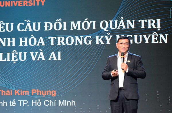 Chu&ecirc;n gia diễn thuyết