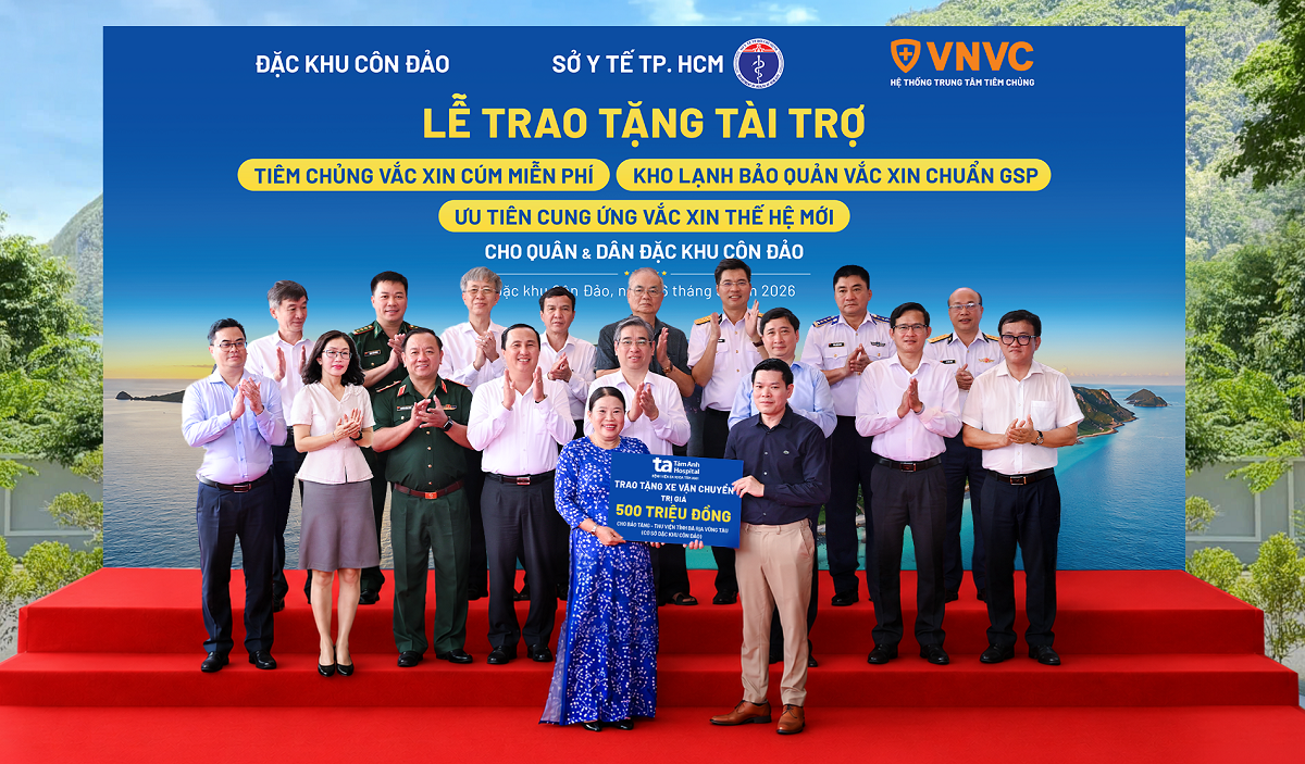 Hệ thống Bệnh viện Đa khoa T&acirc;m Anh trao tặng xe điện gi&aacute; 500 triệu cho Bảo t&agrave;ng - Thư viện tỉnh B&agrave; Rịa - Vũng T&agrave;u (Cơ sở C&ocirc;n Đảo). Ảnh: Minh Trung