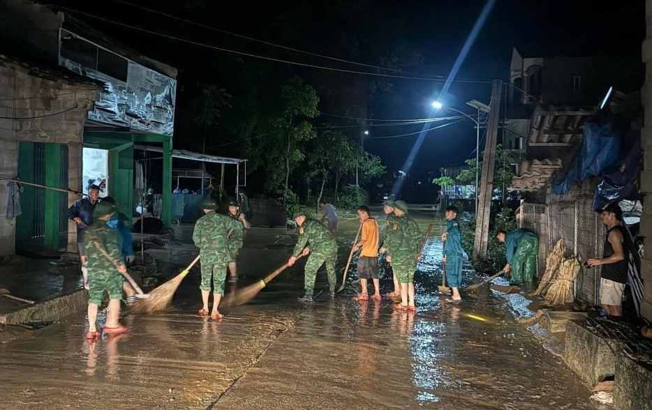 Bộ đội Biên phòng tỉnh Cao Bằng: Hỗ trợ người dân khắc phục hậu quả mưa lũ