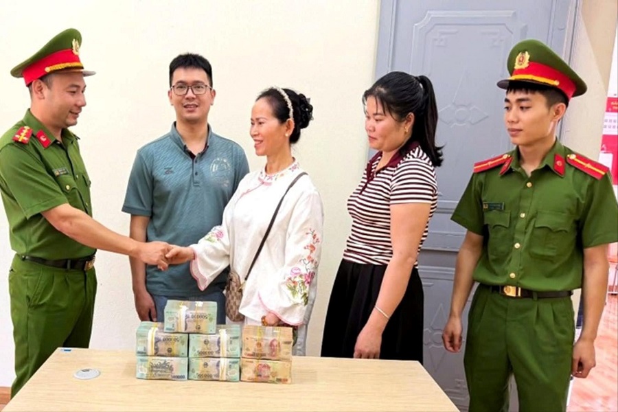 Người phụ nữ Lâm Đồng vượt 1.800 km nhận lại 2,9 tỷ đồng chuyển nhầm