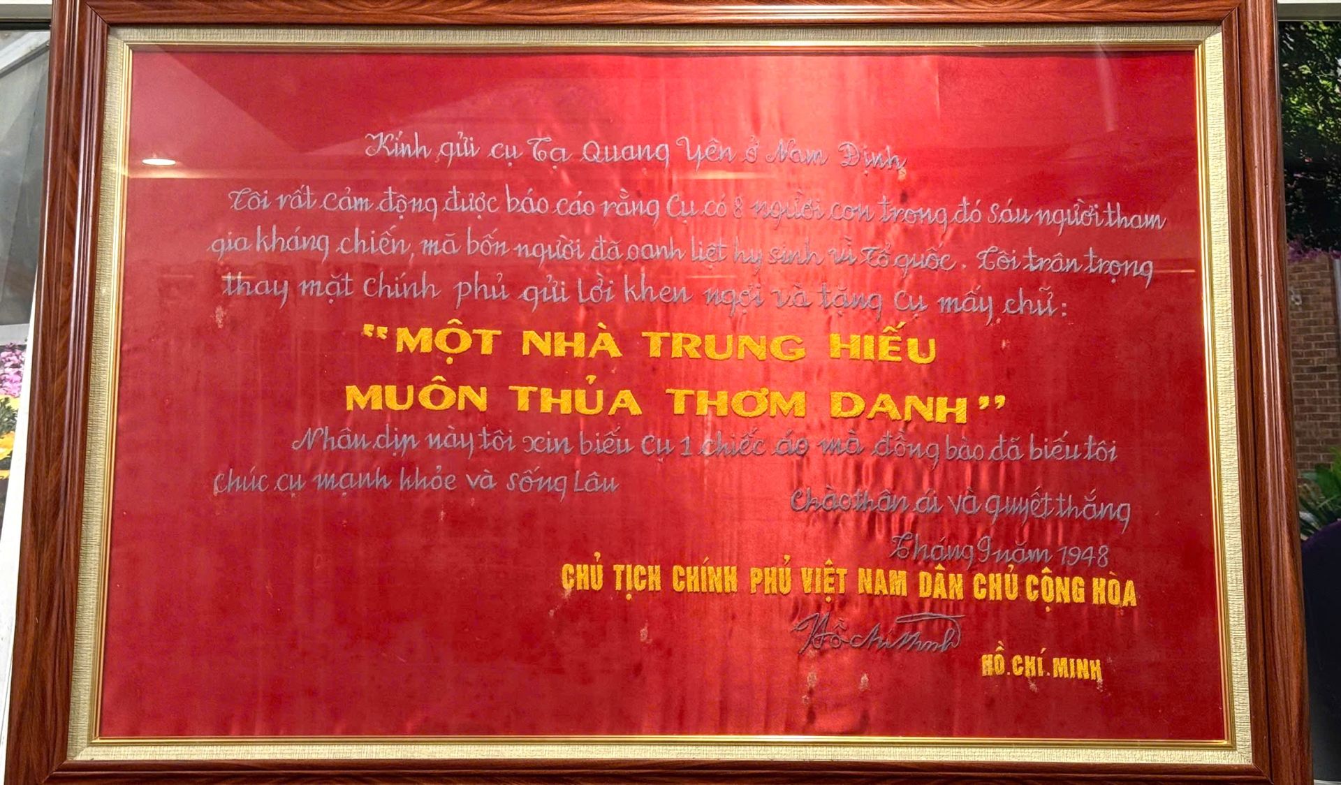 Nội dung bức thư của B&aacute;c Hồ gửi khen tặng gia đ&igrave;nh cụ Tạ Quang Y&ecirc;n vẫn được c&aacute;c thế hệ con ch&aacute;u trong nh&agrave; giữ g&igrave;n, tr&acirc;n trọng