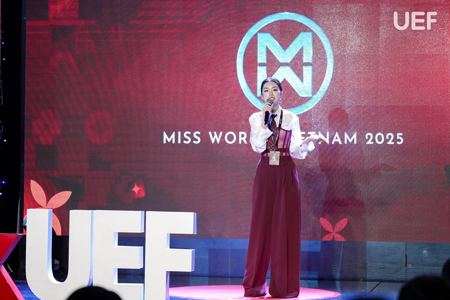 Hoa hậu Phan Phương Oanh - Miss World Vietnam 2025 truyền cảm hứng cho c&aacute;c bạn trẻ với b&agrave;i n&oacute;i The Art of Timing Aligning with Readiness