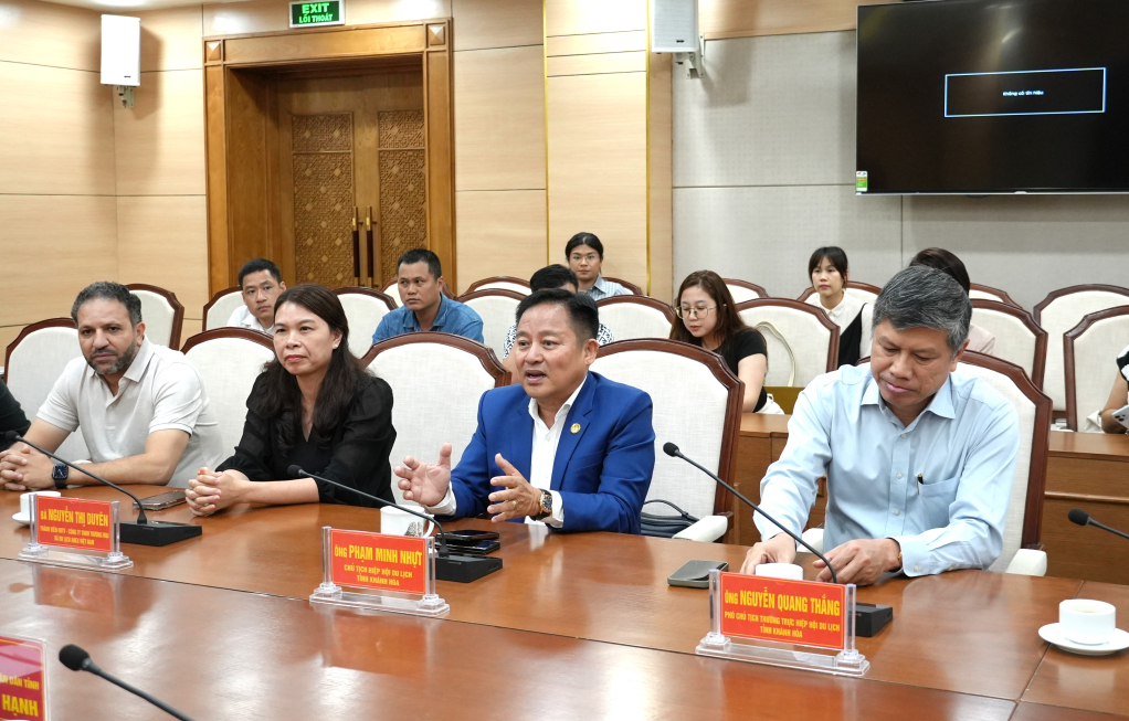 Đại diện Hiệp hội Du lịch Kh&aacute;nh H&ograve;a đưa ra một số giải ph&aacute;p để kết nối sản phẩm du lịch 2 địa phương, từ đ&oacute; thu h&uacute;t thị trường kh&aacute;ch du lịch Nga