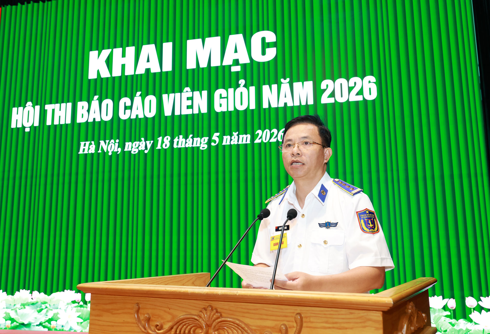 Đại t&aacute; Nguyễn Văn Hiển &ndash; Ph&oacute; Chủ nhiệm Ch&iacute;nh trị Cảnh s&aacute;t biển c&ocirc;ng bố quyết định th&agrave;nh lập Ban Tổ chức, Ban Gi&aacute;m khảo, Tổ Thư k&yacute; của Hội thi.