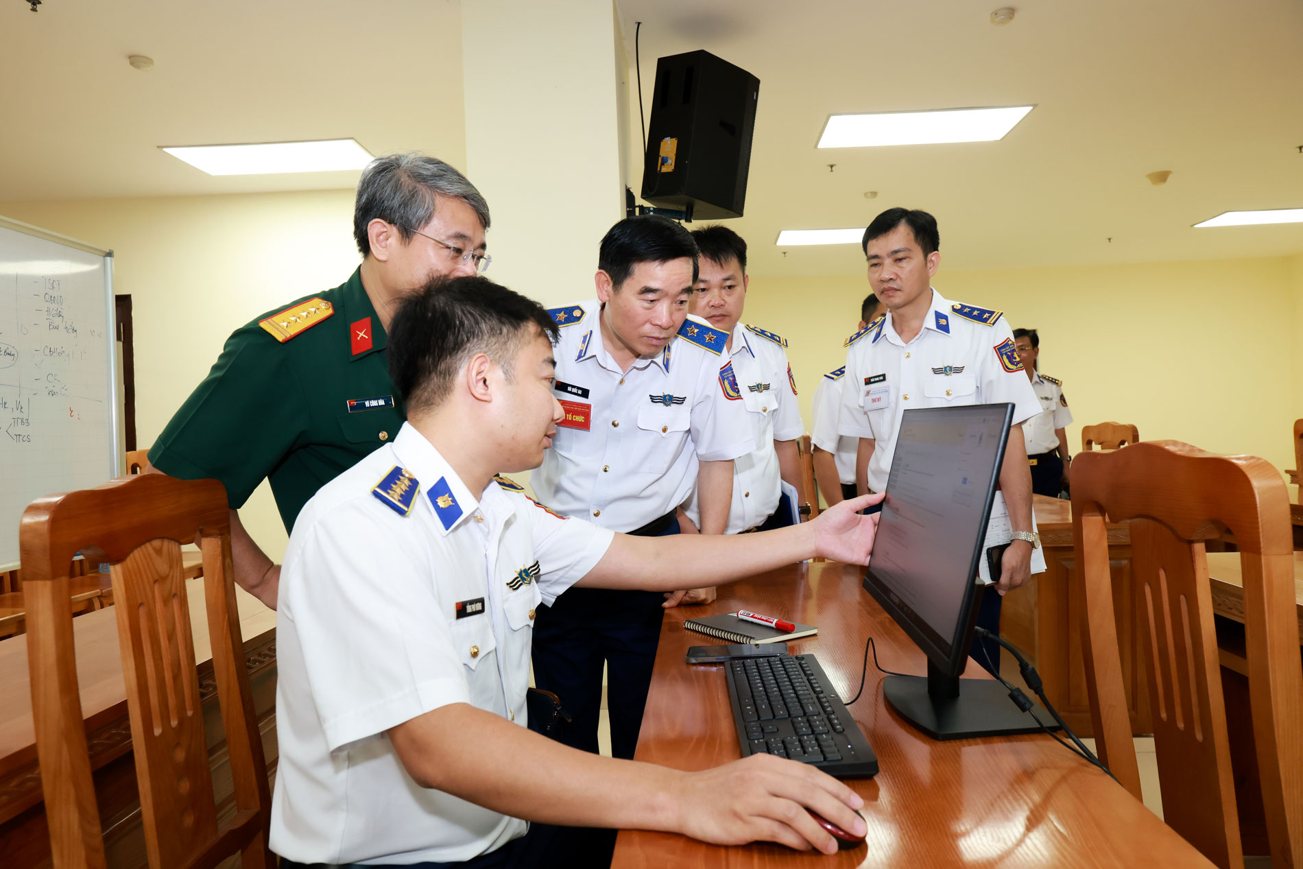 Ban Tổ chức kiểm tra phần mềm phục vụ Hội thi.
