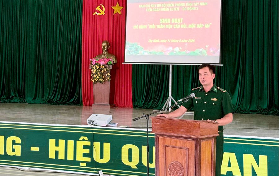 Tiểu đoàn HL-CĐ 2 sinh hoạt mô hình “Mỗi tuần một câu hỏi, một đáp án” Tiểu đoàn HL-CĐ 2 sinh hoạt mô hình “Mỗi tuần một câu hỏi, một đáp án”