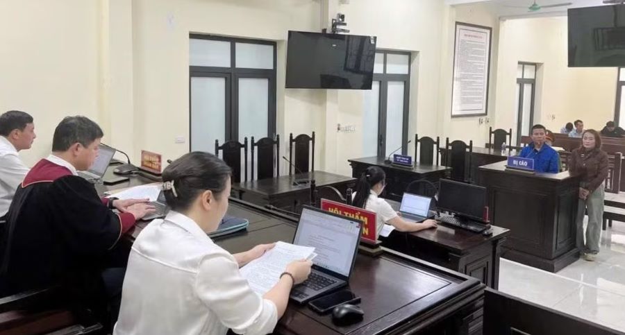 Buôn bán hàng cấm, hai vợ chồng lĩnh 33 tháng tù