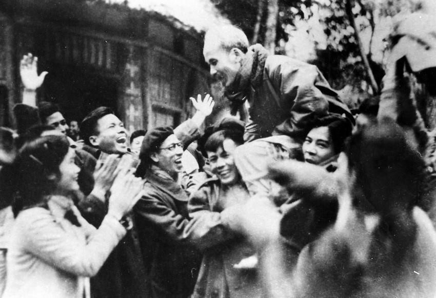 Tư tưởng của Chủ tịch Hồ Chí Minh là ngọn đuốc soi đường cho chúng ta đi