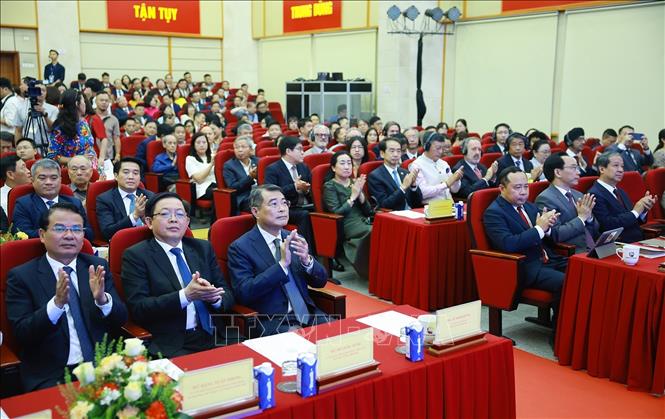 Thủ tướng L&ecirc; Minh Hưng v&agrave; c&aacute;c đại biểu dự Lễ ch&agrave;o mừng Ng&agrave;y Khoa học, C&ocirc;ng nghệ v&agrave; Đổi mới s&aacute;ng tạo Việt Nam v&agrave; Hội nghị triển khai c&ocirc;ng nghệ chiến lược. Ảnh: Dương Giang/TTXVN