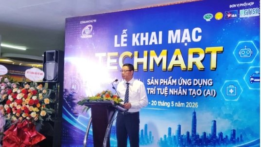 Thứ trưởng Bộ Khoa học v&agrave; C&ocirc;ng nghệ L&ecirc; Xu&acirc;n Định ph&aacute;t biểu khai mạc Techmartchuy&ecirc;n ng&agrave;nh &ldquo;Sản phẩm ứng dụng Tr&iacute; tuệ nh&acirc;n tạo&rdquo;.