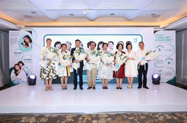 Nhóm Cố vấn chuyên môn của Hội Đồng Dinh Dưỡng Khoa Học Ứng Dụng. Nhóm Cố vấn chuyên môn của Hội Đồng Dinh Dưỡng Khoa Học Ứng Dụng.