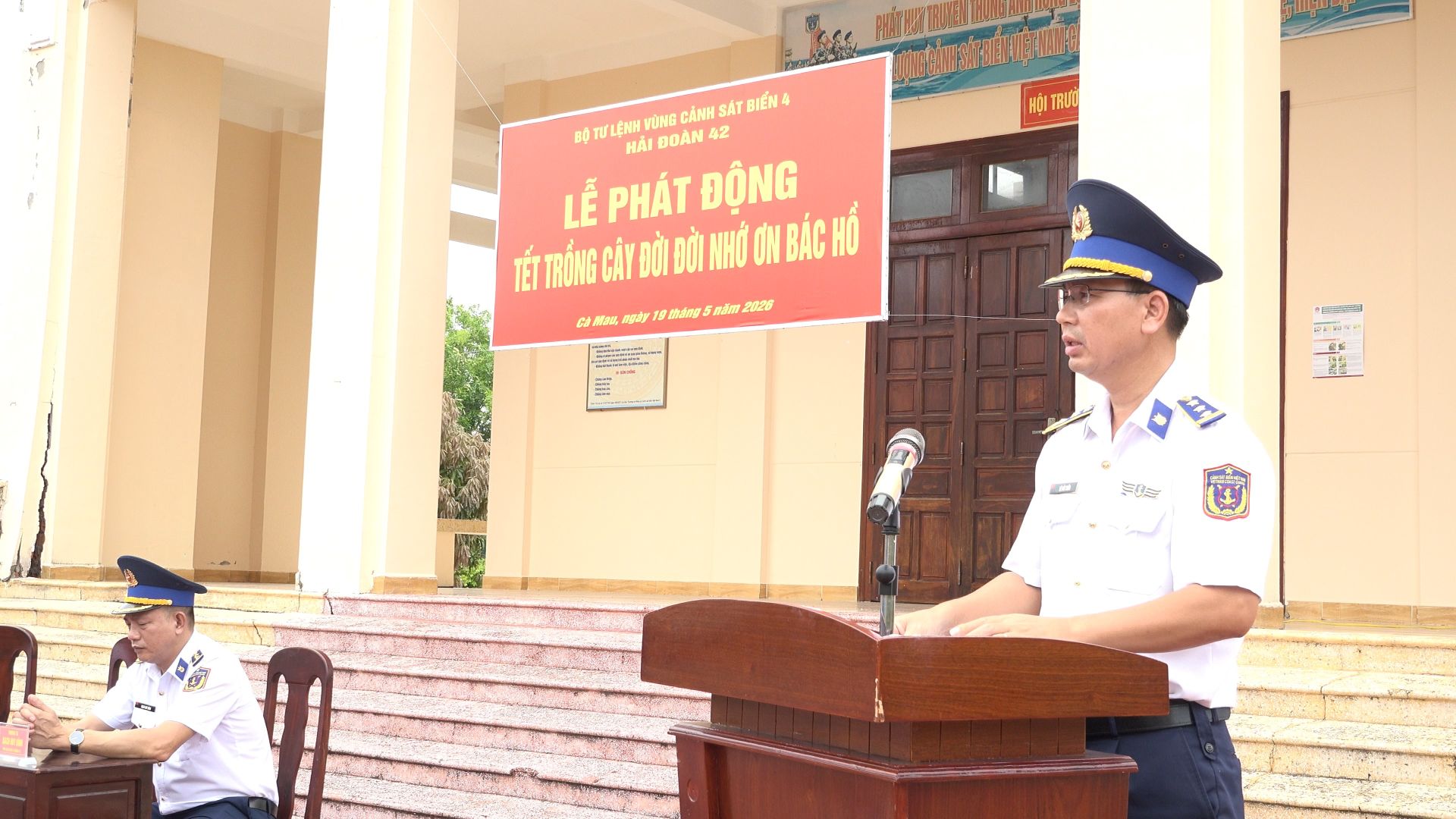 Thượng t&aacute; L&ecirc; Đức Tuấn, Hải đo&agrave;n trưởng ph&aacute;t động tết trồng c&acirc;y