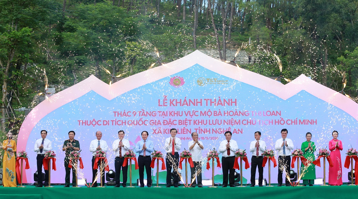 Khánh thành công trình Thác 9 tầng tại quê hương Bác Hồ