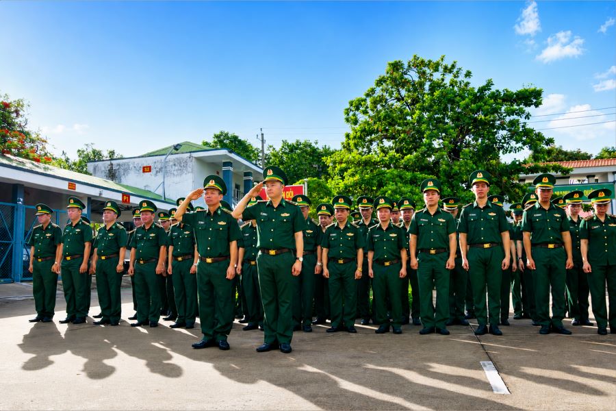 Trước anh linh của Người, cán bộ, chiến sĩ Ban Chỉ huy Biên phòng cửa khẩu cảng Bà Rịa - Vũng Tàu nguyện không ngừng phấn đấu, hoàn thành xuất sắc nhiệm vụ được giao. Trước anh linh của Người, cán bộ, chiến sĩ Ban Chỉ huy Biên phòng cửa khẩu cảng Bà Rịa - Vũng Tàu nguyện không ngừng phấn đấu, hoàn thành xuất sắc nhiệm vụ được giao.