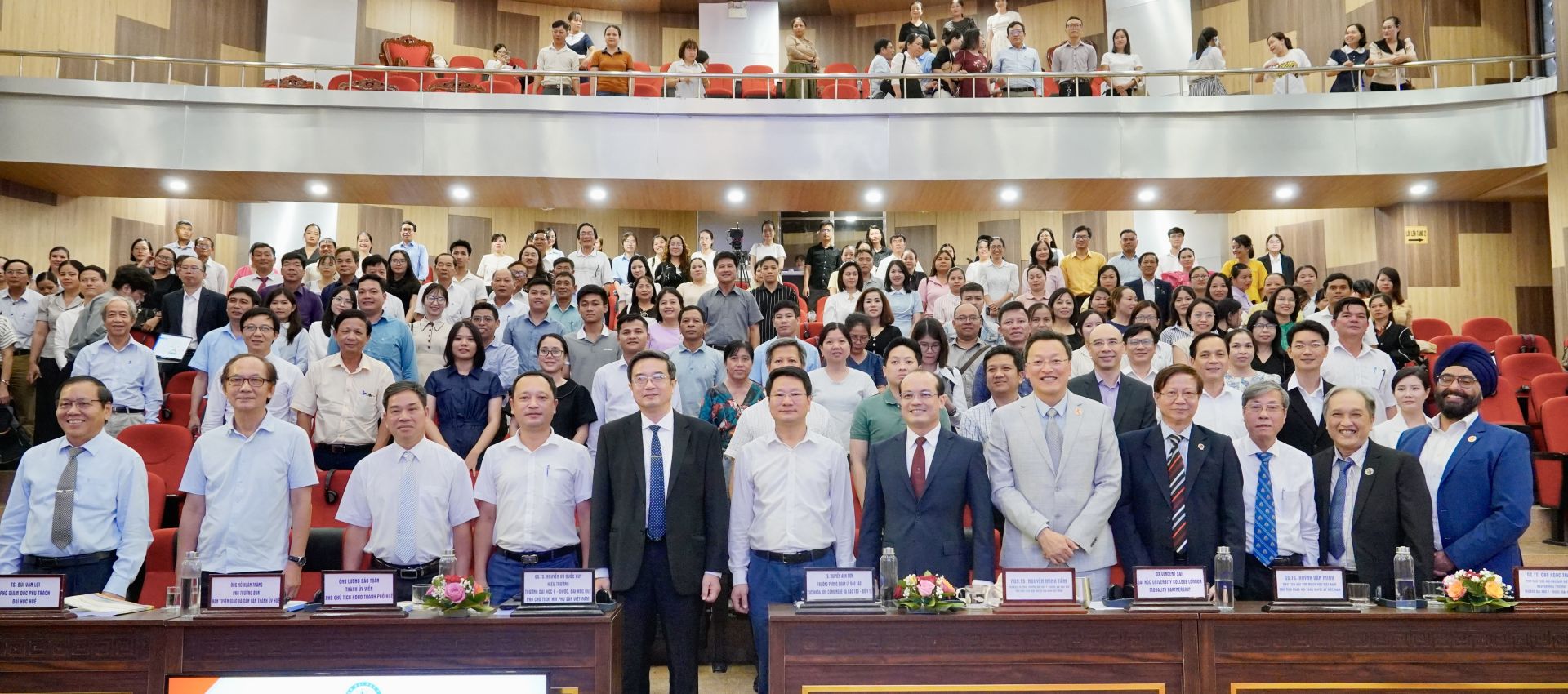 Quang cảnh hội nghị
