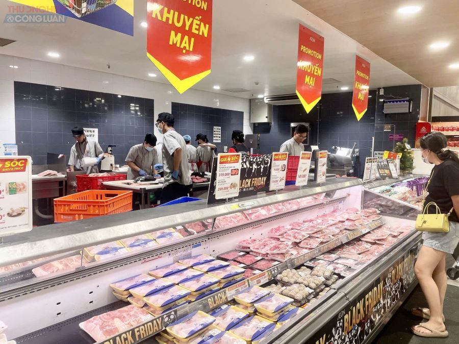 TP. HCM cũng đang th&iacute; điểm s&agrave;n giao dịch thịt heo từ th&aacute;ng 4/2026 nhằm tăng minh bạch gi&aacute; cả, giảm kh&acirc;u trung gian v&agrave; ổn định thị trường thực phẩm