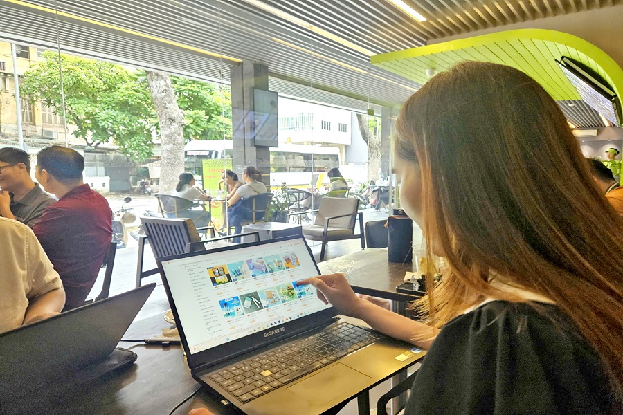 S&agrave;n thương mại điện tử l&agrave; nền tảng gi&uacute;p người b&aacute;n v&agrave; người mua c&oacute; thể tương t&aacute;c trực tuyến mọi l&uacute;c, mọi nơi.