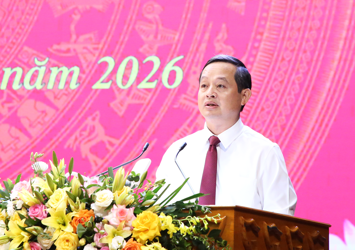Chủ tịch UBND tỉnh Bắc Ninh Phạm Hoàng Sơn phát biểu tại hội nghị. Chủ tịch UBND tỉnh Bắc Ninh Phạm Hoàng Sơn phát biểu tại hội nghị.