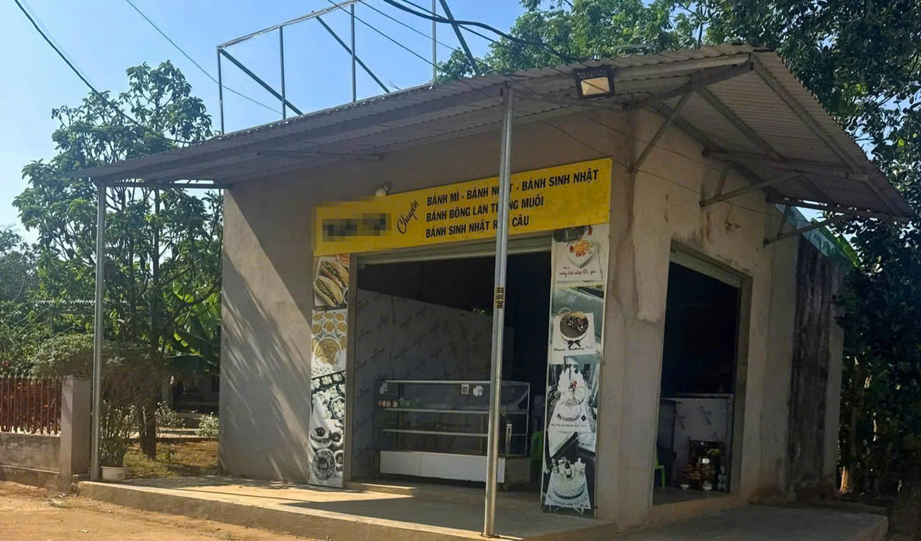 Cơ sở b&aacute;nh m&igrave; T.T. tại x&atilde; T&acirc;n Lập, nơi li&ecirc;n quan vụ ngộ độc thực phẩm khiến 82 người mắc.