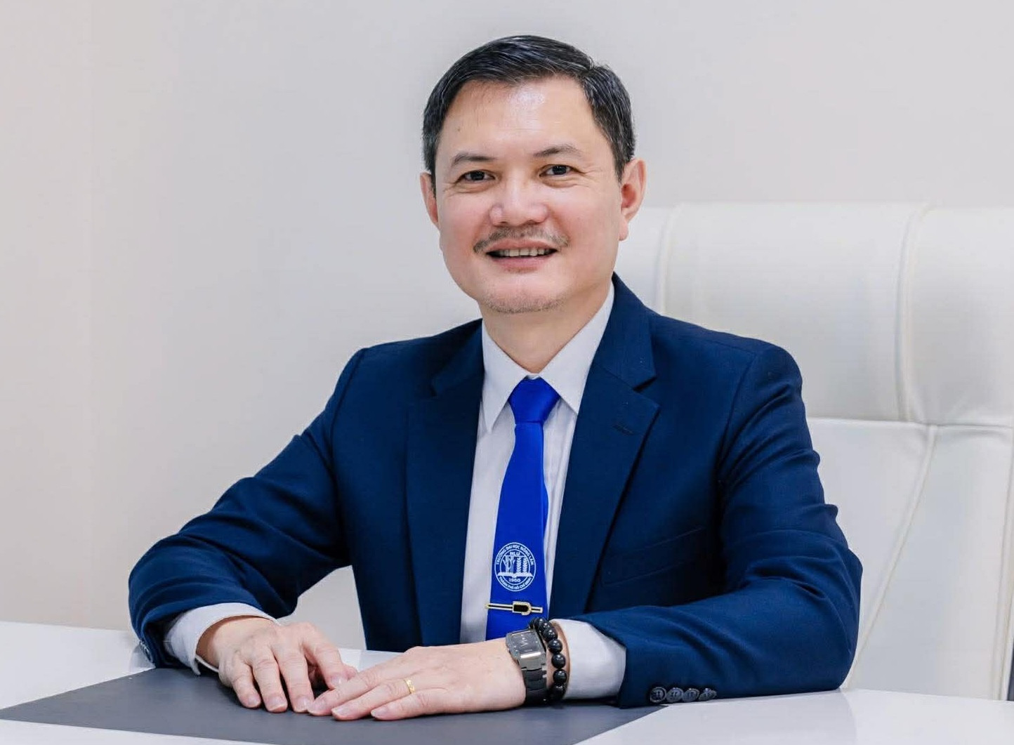 PGS.TS Nguyễn Tất Toàn giữ chức vụ Hiệu trưởng Trường Đại học Nông Lâm thành phố Hồ Chí Minh