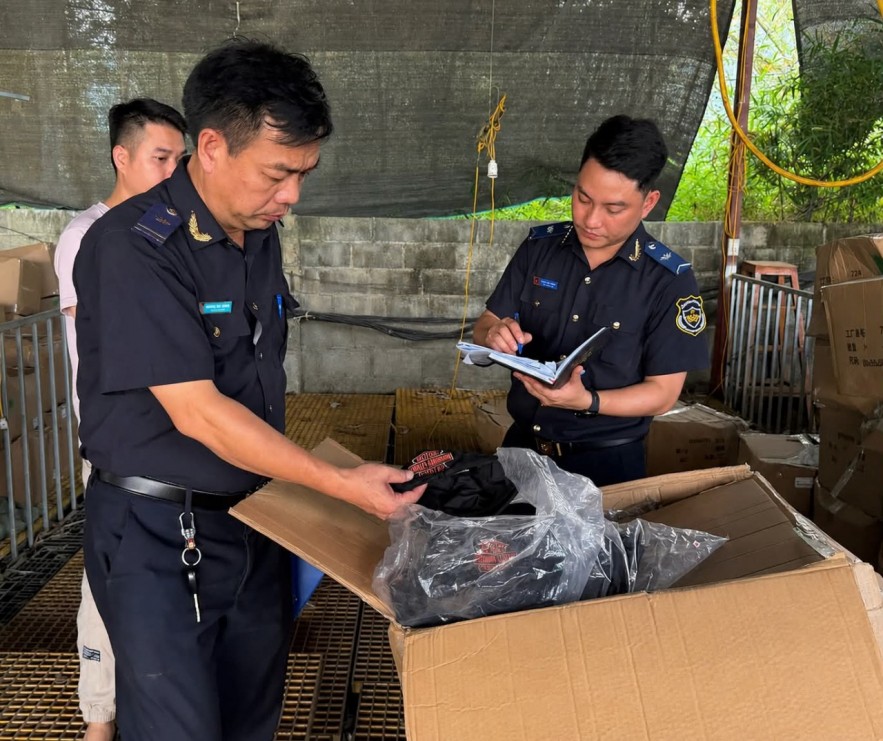 Hải quan Tà Lùng: Phát hiện hơn 25.000 sản phẩm nghi vi phạm quyền sở hữu trí tuệ