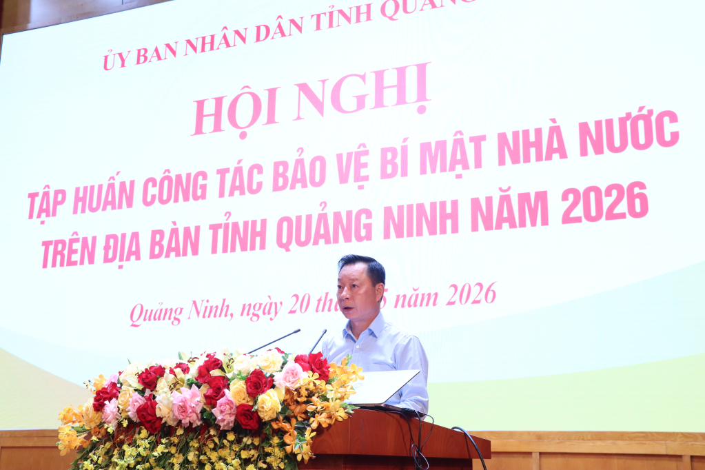 &Ocirc;ng L&ecirc; Văn &Aacute;nh, Ph&oacute; Chủ tịch UBND tỉnh Quảng Ninh, ph&aacute;t biểu tại hội nghị