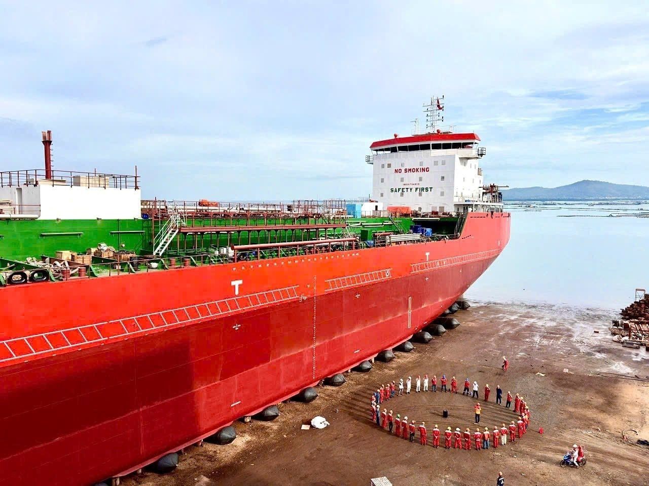 Tập đo&agrave;n Đại Dũng hạ thủy t&agrave;u chở dầu/h&oacute;a chất 21.800 DWT. Ảnh: Tập đo&agrave;n Đại Dũng