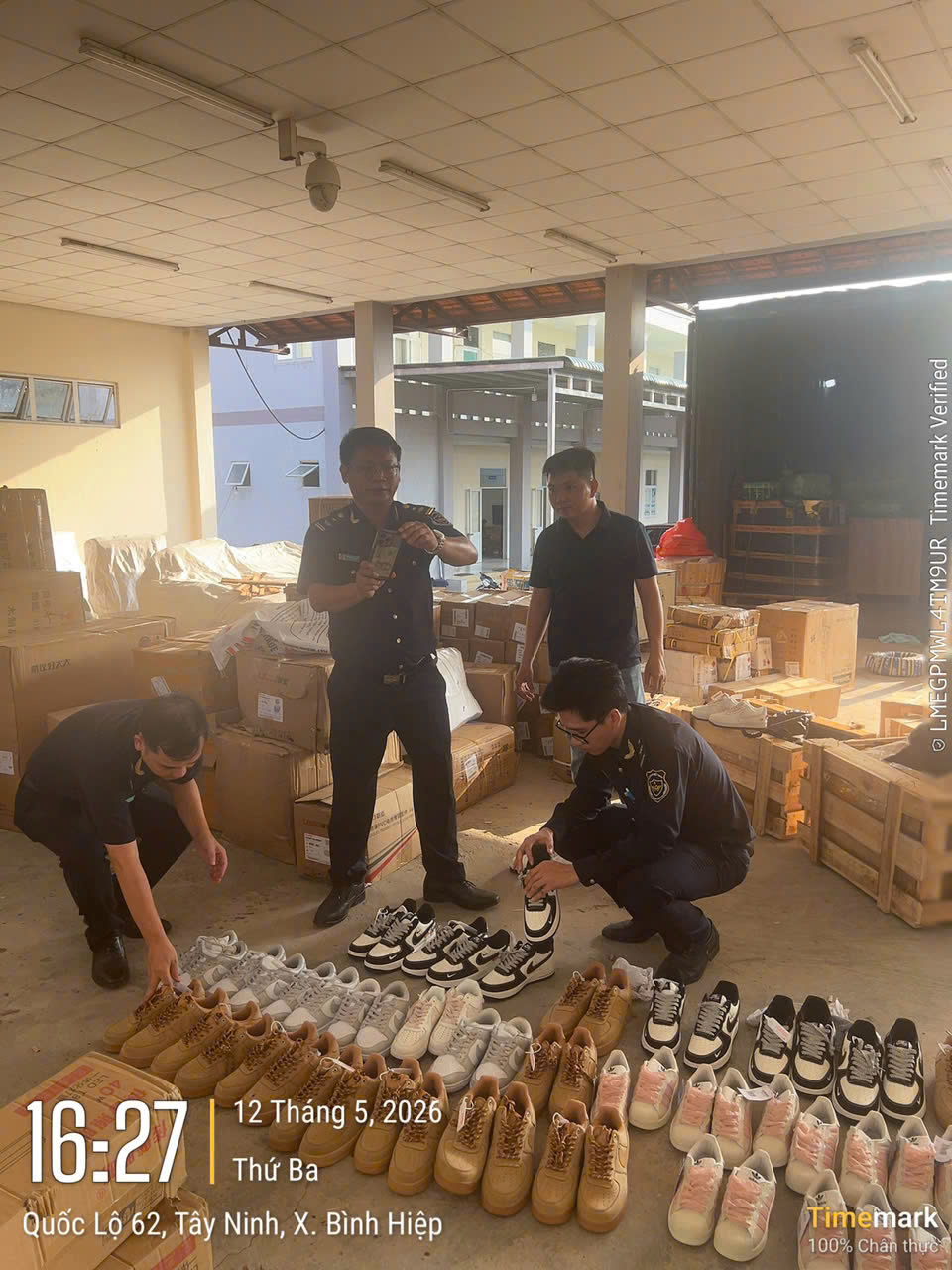 Vụ bắt giữ tại Hải quan Hải quan cửa khẩu quốc tế B&igrave;nh Hiệp
