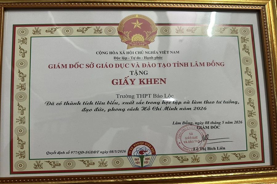 Trường THPT Bảo Lộc vinh dự được nhận Giấy khen vì có thành tích tiêu biểu, xuất sắc trong học tập và làm theo tư tưởng, đạo đức, phong cách Hồ Chí Minh năm 2026. Trường THPT Bảo Lộc vinh dự được nhận Giấy khen vì có thành tích tiêu biểu, xuất sắc trong học tập và làm theo tư tưởng, đạo đức, phong cách Hồ Chí Minh năm 2026.