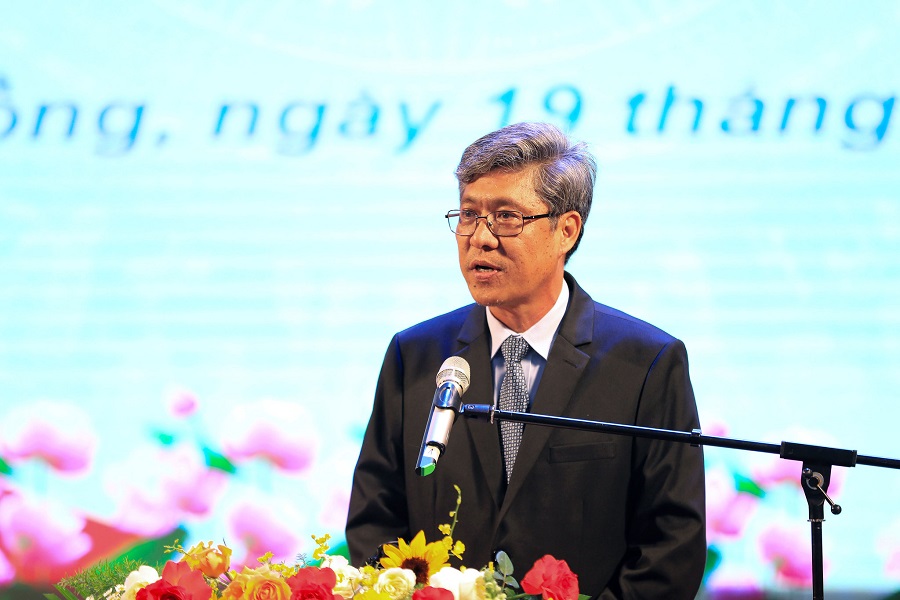 Phó Chủ tịch UBND tỉnh Lâm Đồng Nguyễn Minh biểu dương các điển hình tiên tiến học và làm theo Bác và toàn ngành giáo dục địa phương Phó Chủ tịch UBND tỉnh Lâm Đồng Nguyễn Minh biểu dương các điển hình tiên tiến học và làm theo Bác và toàn ngành giáo dục địa phương