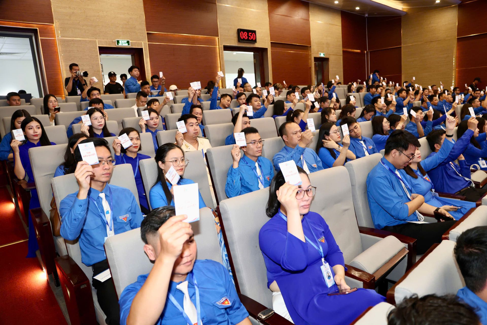 Biểu quyết tại Đại hội.