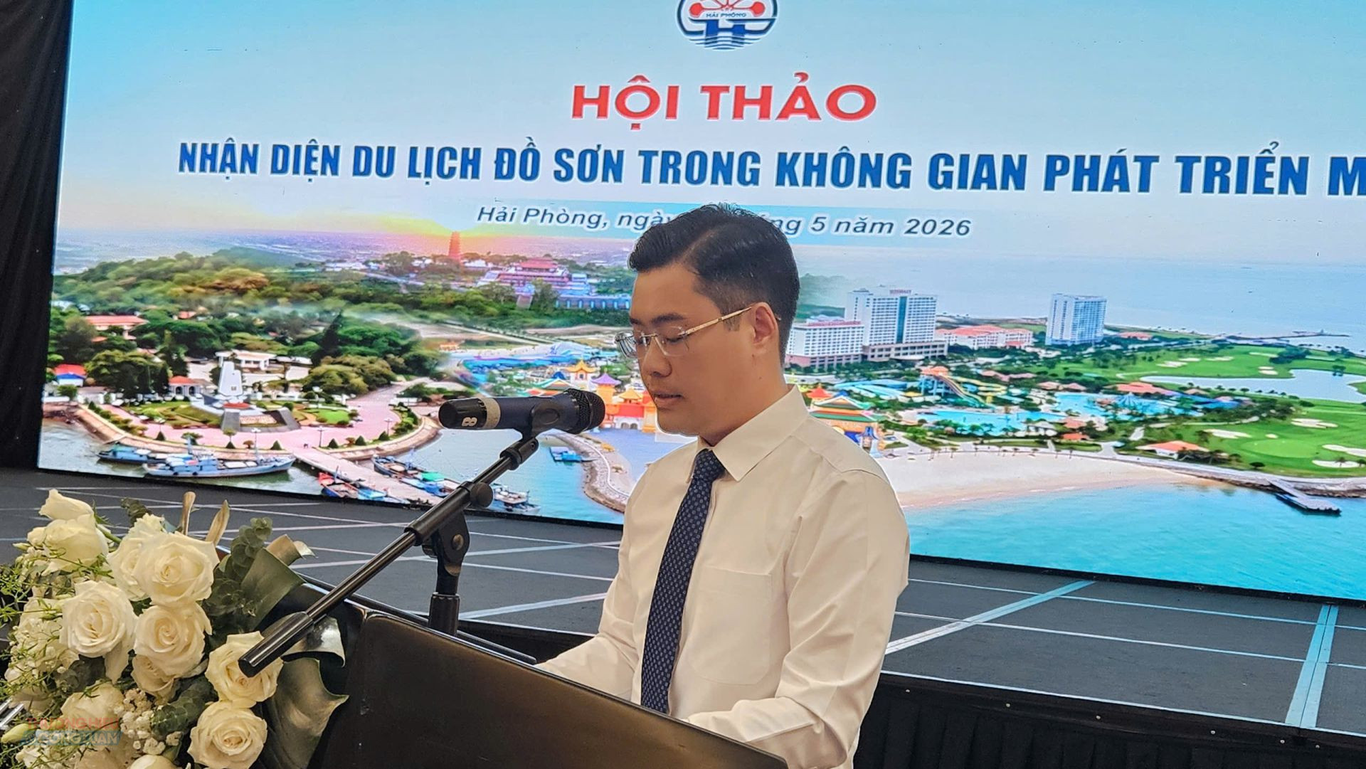 Đồng ch&iacute; Nguyễn Quang Diện chủ tịch UBND phường Đồ Sơn ph&aacute;t biểu tại hội thảo.