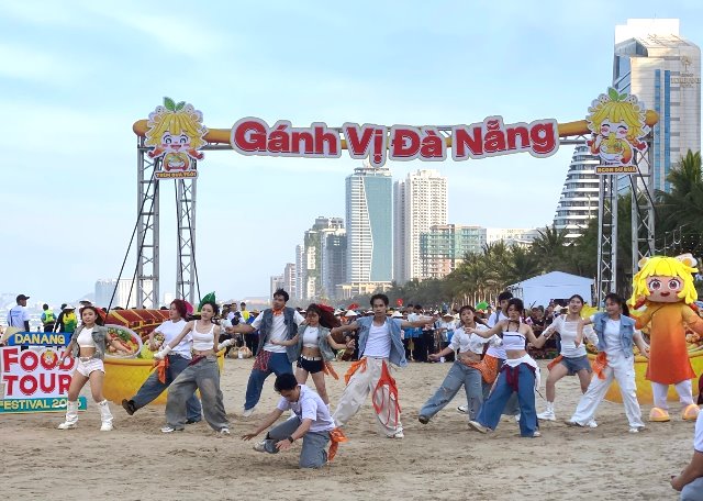 Đà Nẵng sản phẩm du lịch mới, ký ức hàng rong hòa nhịp cùng khách thập phương. Đà Nẵng sản phẩm du lịch mới, ký ức hàng rong hòa nhịp cùng khách thập phương.