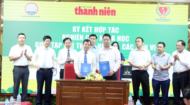 Nhà báo Nguyễn Toàn Thắng, Tổng biên tập Tạp chí Thanh niên ký kết hợp tác với Nhà báo Vũ Nhật Thăng, Quyền chủ nhiệm CLB Ảnh báo chí, Hội nhà báo Việt Nam Nhà báo Nguyễn Toàn Thắng, Tổng biên tập Tạp chí Thanh niên ký kết hợp tác với Nhà báo Vũ Nhật Thăng, Quyền chủ nhiệm CLB Ảnh báo chí, Hội nhà báo Việt Nam