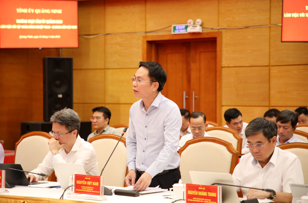 Ông Nguyễn Huy Nam, Bí thư Đảng ủy Than Quảng Ninh, Phó Tổng Giám đốc TKV, phát biểu tại buổi làm việc Ông Nguyễn Huy Nam, Bí thư Đảng ủy Than Quảng Ninh, Phó Tổng Giám đốc TKV, phát biểu tại buổi làm việc