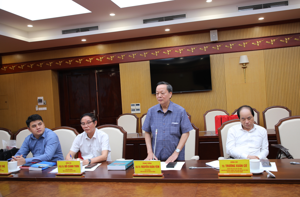 GS.TS Nguyễn Xuân Yêm, Viện trưởng Viện An ninh phi truyền thống, phát biểu tại buổi làm việc GS.TS Nguyễn Xuân Yêm, Viện trưởng Viện An ninh phi truyền thống, phát biểu tại buổi làm việc