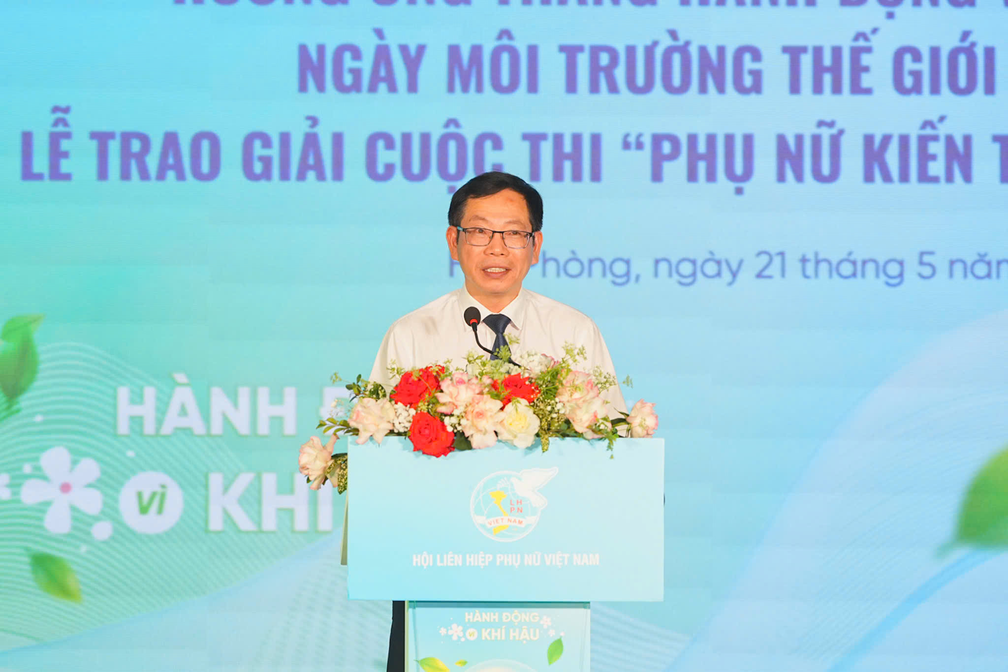 Phó Chủ tịch UBND thành phố Vũ Tiến Phụng phát biểu tại lễ mít tinh. Phó Chủ tịch UBND thành phố Vũ Tiến Phụng phát biểu tại lễ mít tinh.