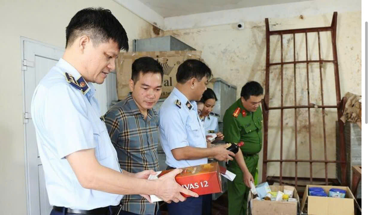 Hà Tĩnh: Tiêu hủy gần 90 triệu đồng M888 com được xếp hạng cao nhất vi phạm, gồm rượu ngoại, mỹ phẩm và thực phẩm chức năng