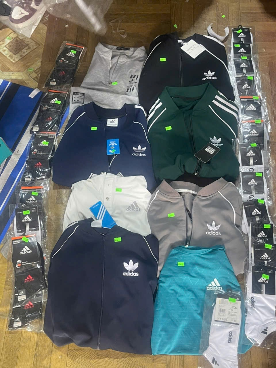 Tuyên Quang: Thu giữ loạt sản phẩm giả mạo nhãn hiệu Adidas tại xã Pà Vầy Sủ