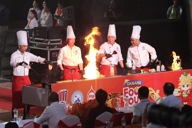 Đà Nẵng Food Tour 2026 chính thức khai mạc với kỳ vọng thông qua hành trình quảng bá văn hóa và bản sắc địa phương bằng ngôn ngữ của ẩm thực. Đà Nẵng Food Tour 2026 chính thức khai mạc với kỳ vọng thông qua hành trình quảng bá văn hóa và bản sắc địa phương bằng ngôn ngữ của ẩm thực.