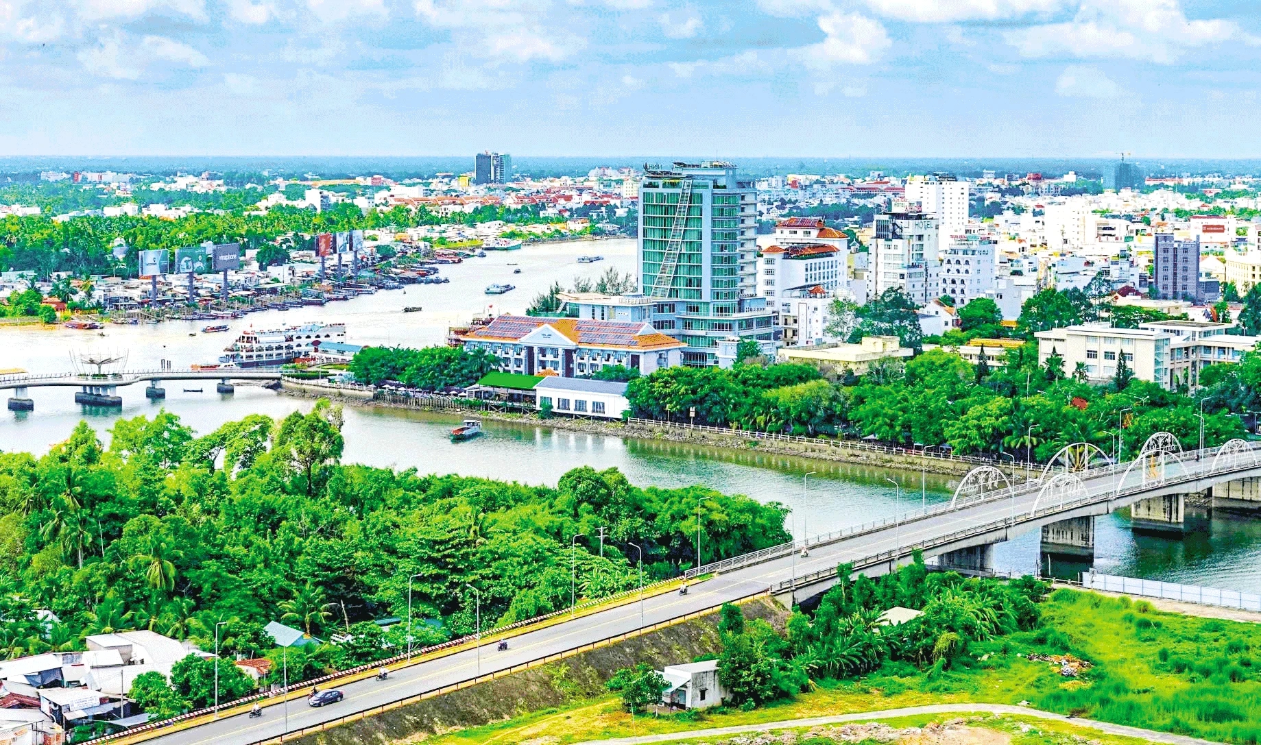 Phát triển thành phố Cần Thơ gắn với bản sắc văn hóa sông nước
