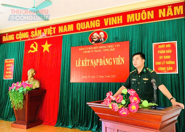 Thiếu t&aacute; Nguyễn Văn S&aacute;u &ndash; B&iacute; thư Đảng ủy, Ch&iacute;nh trị vi&ecirc;n ph&aacute;t biểu .