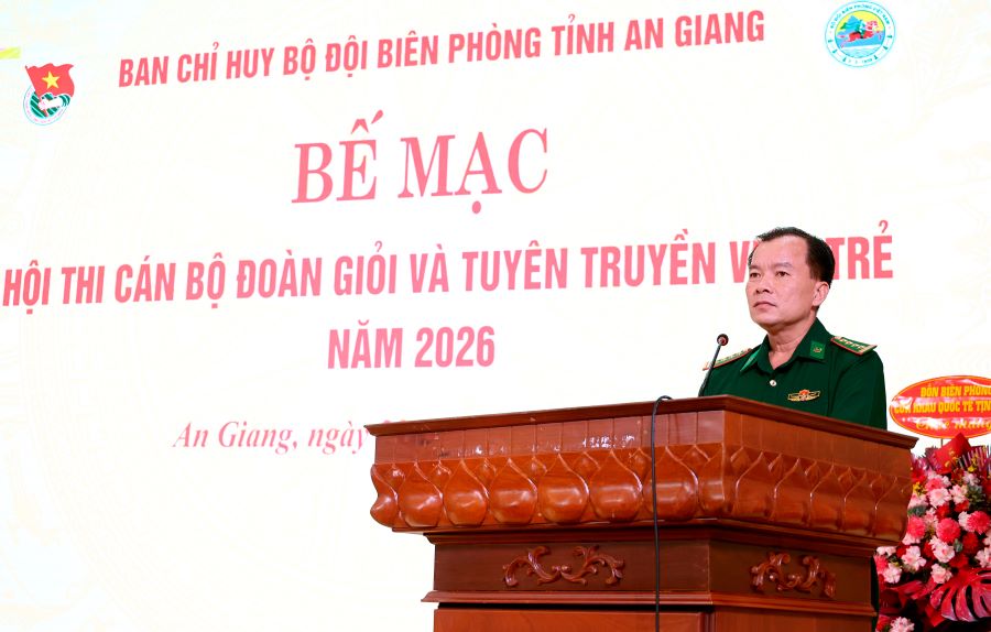 Đại t&aacute; L&ecirc; Ho&agrave;ng Việt, Ph&oacute; Ch&iacute;nh ủy Ban Chỉ huy Bộ đội Bi&ecirc;n ph&ograve;ng tỉnh An Giang ph&aacute;t biểu bế mạc hội thi.