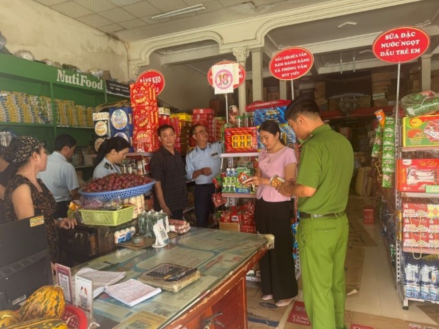 Nghệ An: Phát hiện 7 cơ sở vi phạm an toàn thực phẩm, đề xuất xử phạt gần 180 triệu đồng