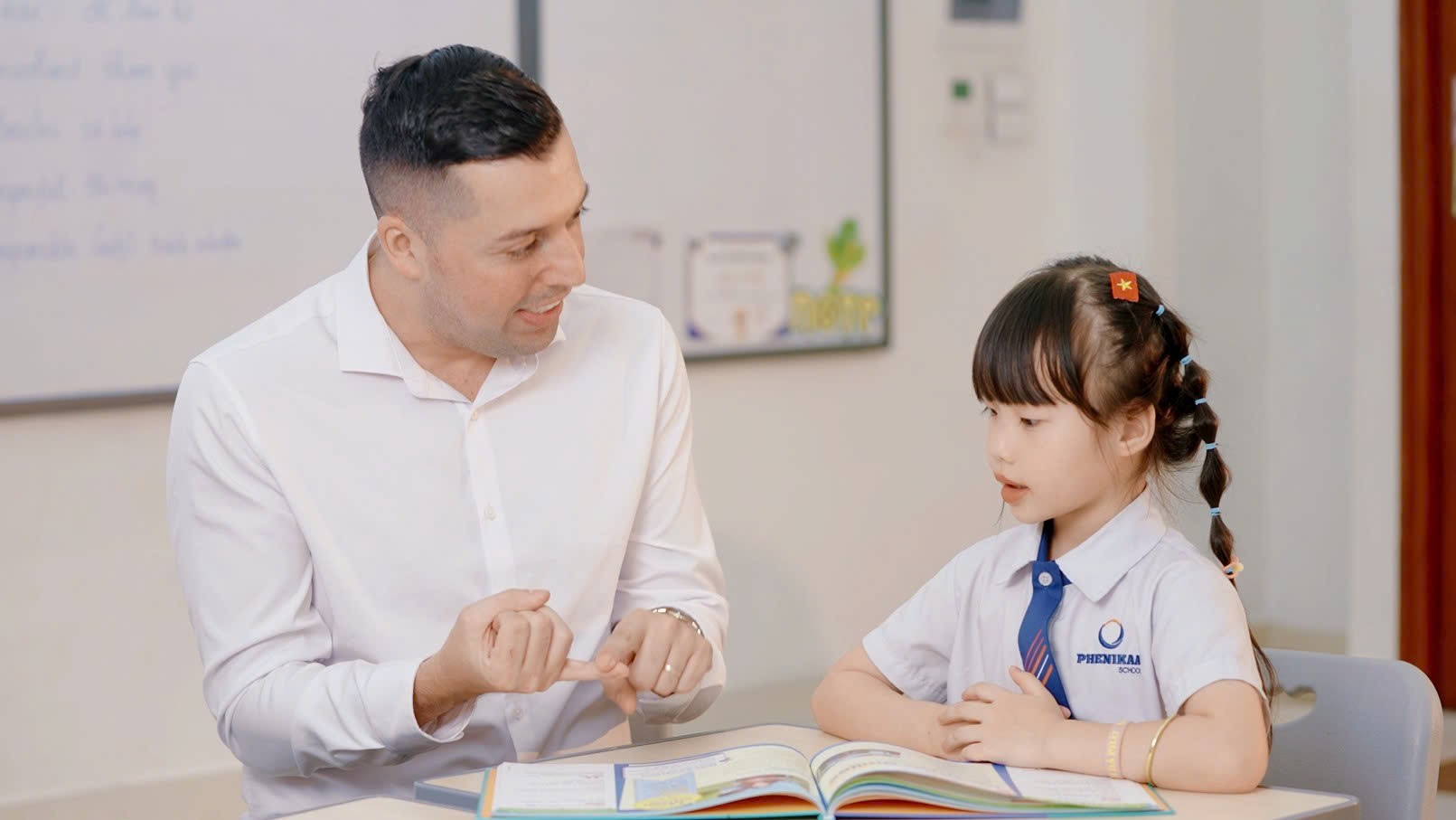 Tại Phenikaa School, học sinh được học tập trong một m&ocirc;i trường hiện đại, hạnh ph&uacute;c v&agrave; gi&agrave;u cảm hứng