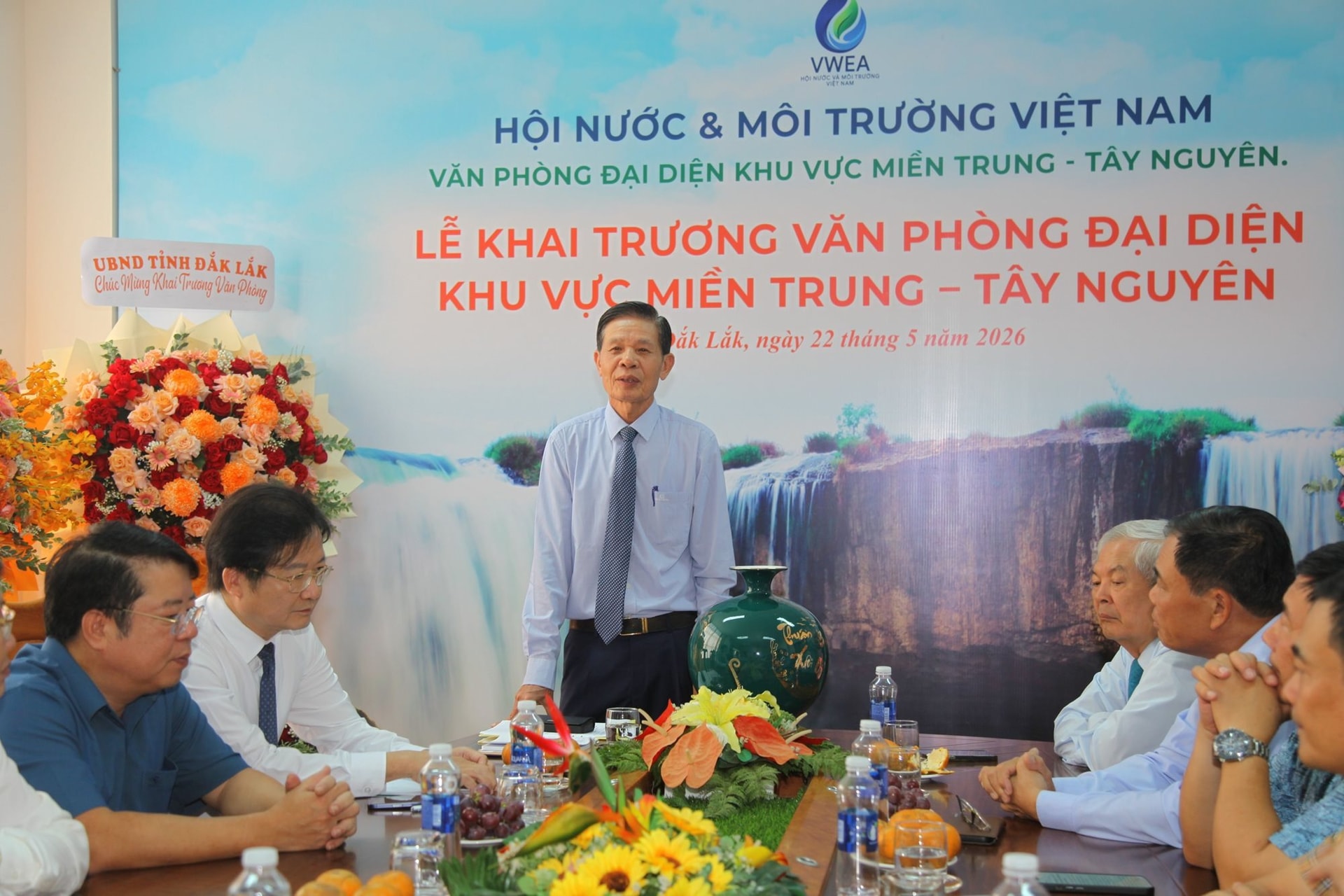 Ông Chu Phạm Ngọc Hiển - Chủ tịch Hội Nước và Môi trường Việt Nam phát biểu tại lễ khai trương văn phòng Ông Chu Phạm Ngọc Hiển - Chủ tịch Hội Nước và Môi trường Việt Nam phát biểu tại lễ khai trương văn phòng